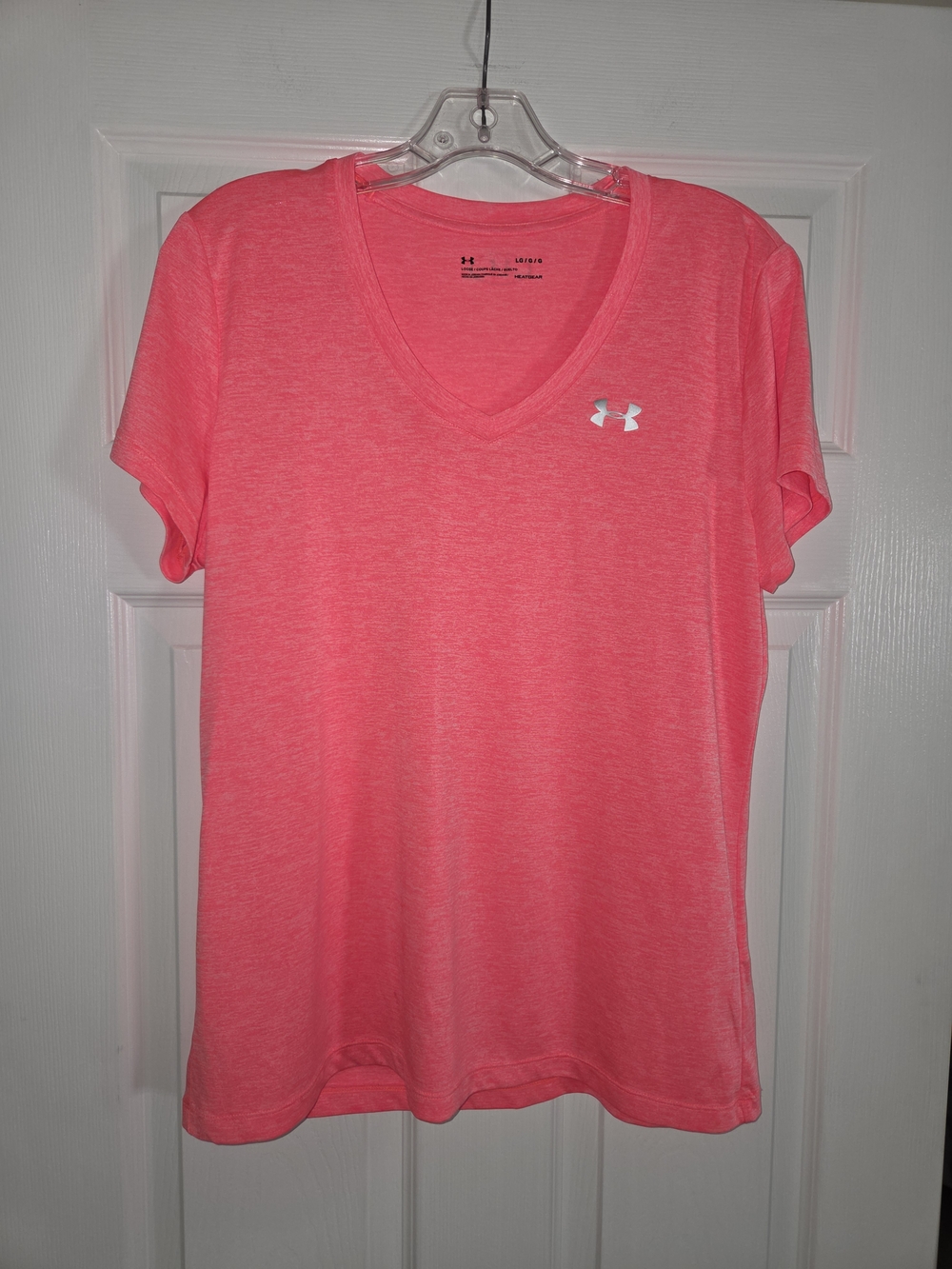 Under Armour Women’s Neon Pinkish Orange V-Neck Performance Tee Large